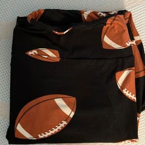 LuLaRoe TC2 football leggings